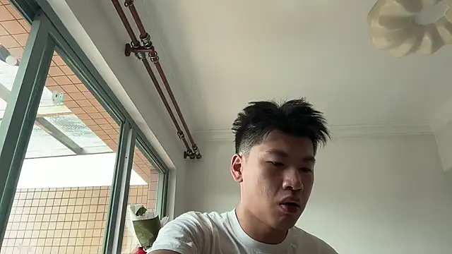 Snapshot of heywilliam chatting on 10/25/25, 02:41 heywilliam online show from 10/25/25, 02:41