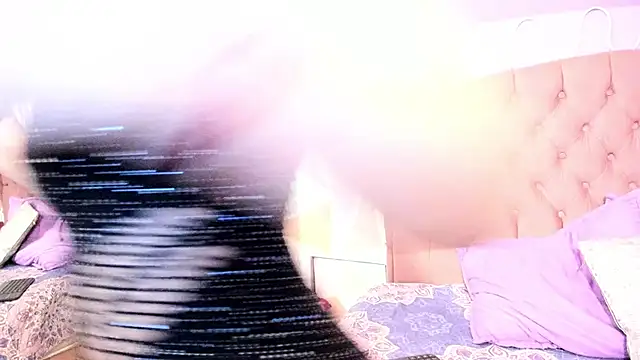 Snapshot of CloeyGraweing chatting on 10/16/25, 06:31 CloeyGraweing online show from 10/16/25, 06:31