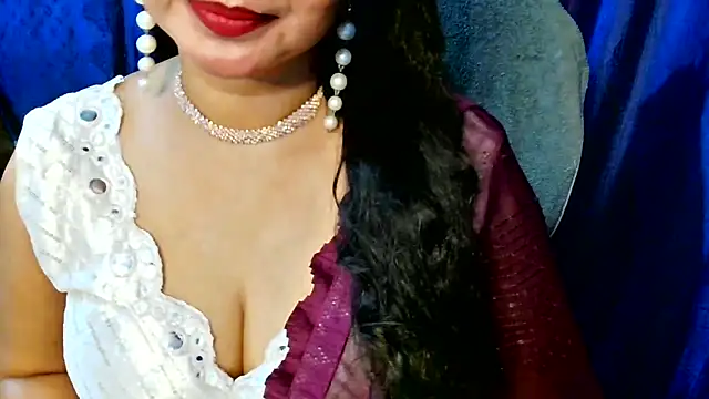 Snapshot of QUEEN_SAKHI- chatting on 04/20/26, 12:52 QUEEN SAKHI- online show from 04/20/26, 12:52
