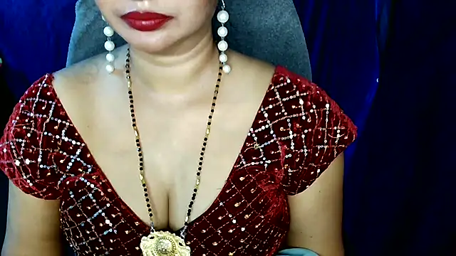 Snapshot of QUEEN_SAKHI- chatting on 04/29/26, 05:41 QUEEN SAKHI- online show from 04/29/26, 05:41