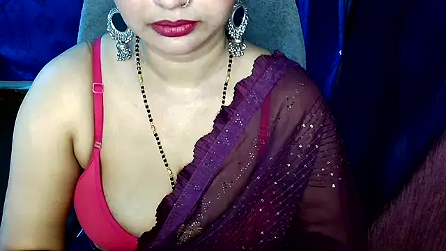 Snapshot of QUEEN_SAKHI- chatting on 05/10/26, 11:37 QUEEN SAKHI- online show from 05/10/26, 11:37
