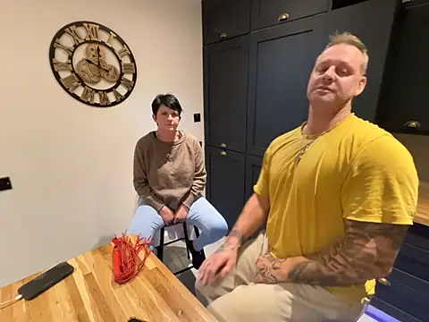 Snapshot of backdoorgalore4you chatting on 04/04/26, 09:01 backdoorgalore4you online show from 04/04/26, 09:01