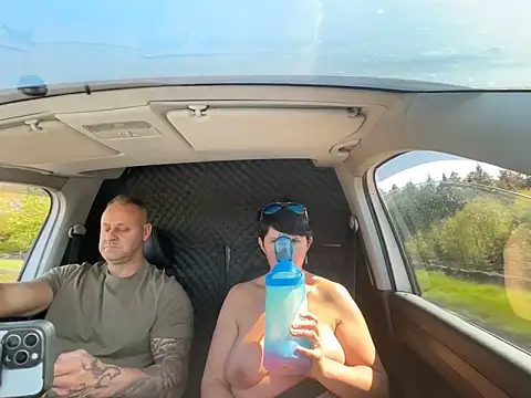 Snapshot of backdoorgalore4you chatting on 04/25/26, 01:41 backdoorgalore4you online show from 04/25/26, 01:41