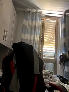 Snapshot of Thelouniost334___ chatting on 09/11/25, 11:43 Thelouniost334 online show from 09/11/25, 11:43