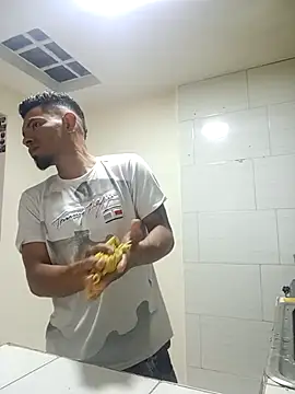 Snapshot of MI_GERALD chatting on 09/15/25, 04:07 MI GERALD online show from 09/15/25, 04:07