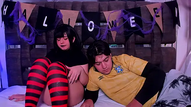 EmilyANDrew  online show from 10/31/25, 05:30