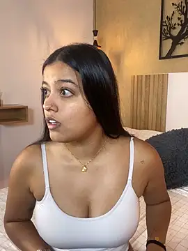 Snapshot of Camila_Bustamante chatting on 09/16/25, 02:18 Camila Bustamante online show from 09/16/25, 02:18