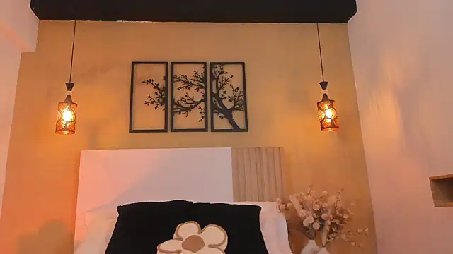 Snapshot of Camila_Bustamante chatting on 10/09/25, 02:15 Camila Bustamante online show from 10/09/25, 02:15