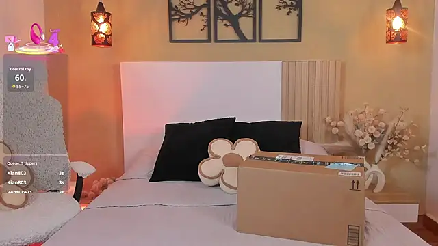 Snapshot of Camila_Bustamante chatting on 11/12/25, 06:19 Camila Bustamante online show from 11/12/25, 06:19