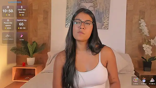 Camila Bustamante online show from 04/13/26, 08:58