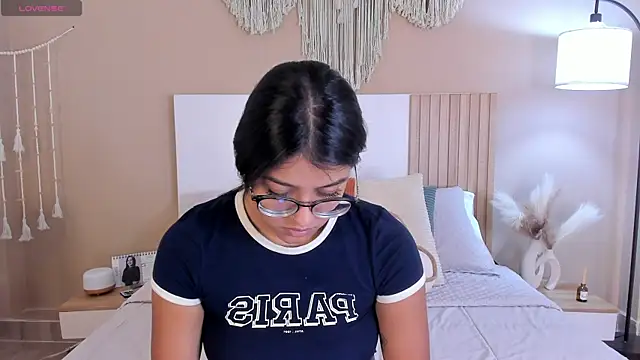 Camila Bustamante online show from 05/02/26, 04:34