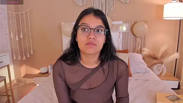 Camila Bustamante online show from 07/03/26, 02:34
