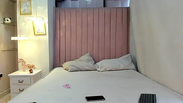 Snapshot of CandySays chatting on 10/03/25, 11:40 CandySays online show from 10/03/25, 11:40