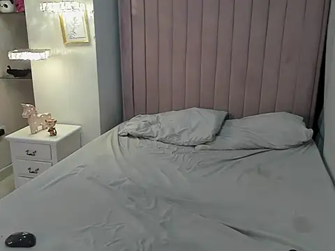 Snapshot of CandySays chatting on 10/29/25, 11:45 CandySays online show from 10/29/25, 11:45