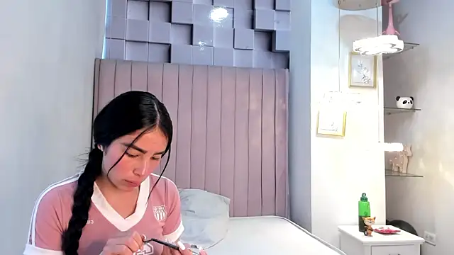 Snapshot of CandySays chatting on 11/07/25, 11:32 CandySays online show from 11/07/25, 11:32