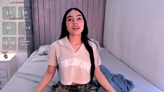 Snapshot of CandySays chatting on 11/09/25, 12:03 CandySays online show from 11/09/25, 12:03