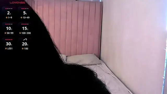 Snapshot of CandySays chatting on 11/22/25, 11:31 CandySays online show from 11/22/25, 11:31