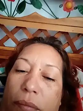 Snapshot of marinita13 chatting on 04/18/26, 01:26 marinita13 online show from 04/18/26, 01:26
