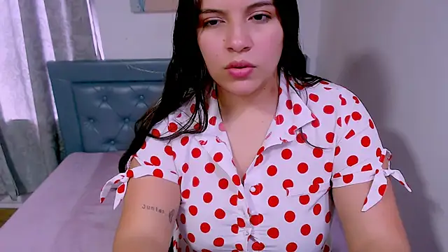 sarah aguilar online show from 10/01/25, 05:41