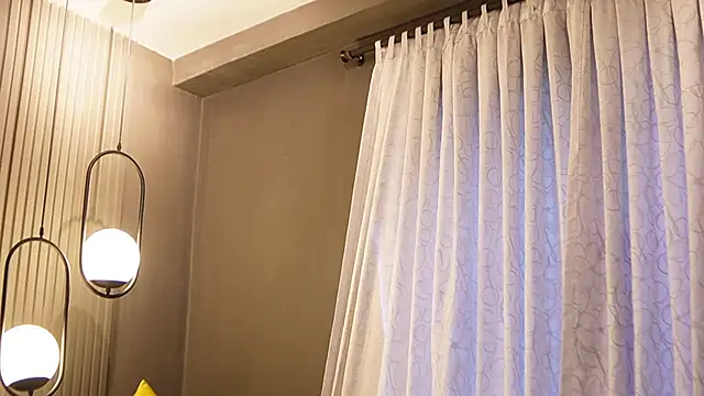 Ariaa Isabell online show from 04/15/26, 06:26