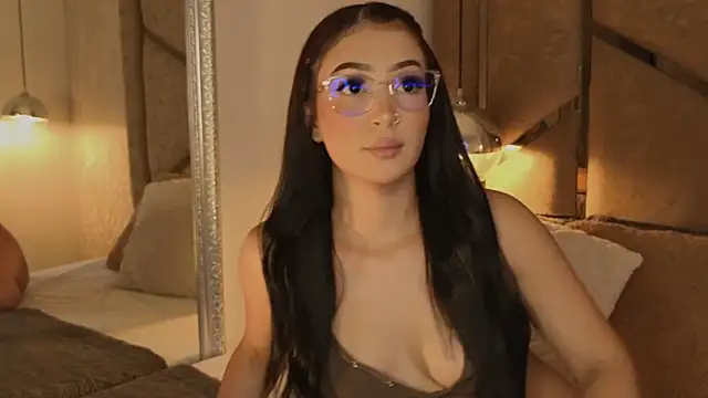 Snapshot of scarlethlux chatting on 06/18/26, 05:51 scarlethlux online show from 06/18/26, 05:51