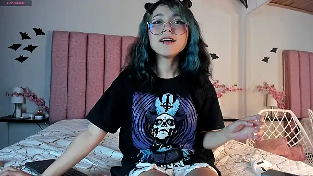 TerumiKitty online show from 11/24/25, 08:19