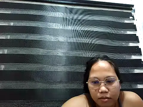 Snapshot of SpankyMyAss69 chatting on 05/18/26, 04:13 SpankyMyAss69 online show from 05/18/26, 04:13