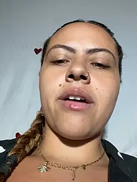 Chloe Leaozinho online show from 02/11/26, 04:12