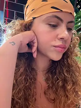 Chloe Leaozinho online show from 03/06/26, 05:09