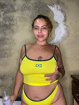 Snapshot of Chloe_Leaozinho chatting on 04/29/26, 12:42 Chloe Leaozinho online show from 04/29/26, 12:42
