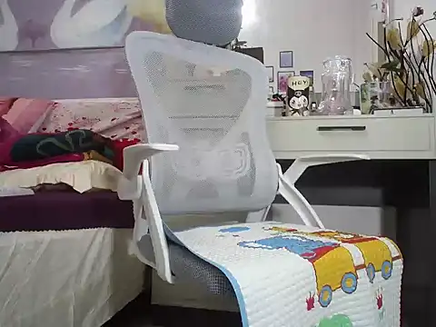 lyly asian online show from 11/08/25, 12:33