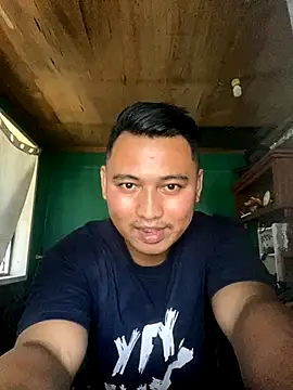 Snapshot of BicuriousExploer chatting on 10/04/25, 02:53 BicuriousExploer online show from 10/04/25, 02:53