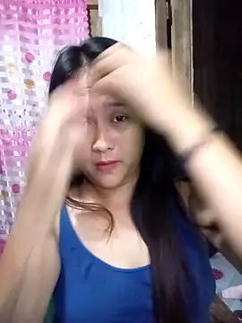 Snapshot of pretty_me092121 chatting on 04/13/26, 03:39 pretty me092121 online show from 04/13/26, 03:39