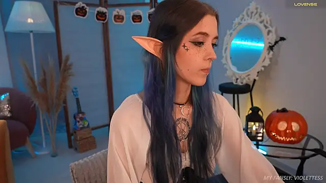 violetesa online show from 10/30/25, 11:55