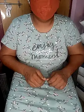 Snapshot of Jessi_25 chatting on 10/16/25, 07:37 Jessi 25 online show from 10/16/25, 07:37