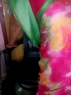 Snapshot of Jessi_25 chatting on 10/17/25, 05:26 Jessi 25 online show from 10/17/25, 05:26