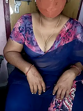 Snapshot of Jessi_25 chatting on 10/27/25, 06:01 Jessi 25 online show from 10/27/25, 06:01