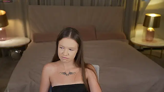 Claire Dreams online show from 10/08/25, 02:25