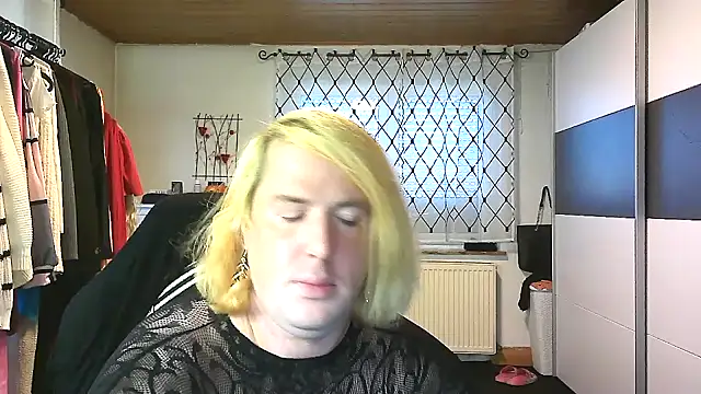 Snapshot of tanja844 chatting on 04/16/26, 08:04 tanja844 online show from 04/16/26, 08:04