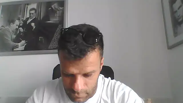 Snapshot of FROCETTO93 chatting on 06/30/26, 06:25 FROCETTO93 online show from 06/30/26, 06:25