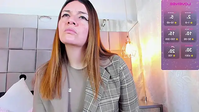 antoneella jones online show from 09/10/25, 01:22