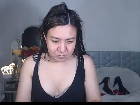 stellahugeX online show from 10/26/25, 07:58