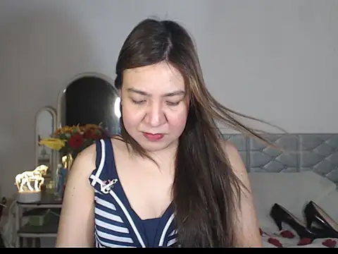 stellahugeX online show from 12/05/25, 08:45