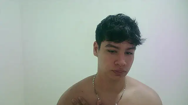 Snapshot of zeus_181 chatting on 06/21/26, 12:13 zeus 181 online show from 06/21/26, 12:13