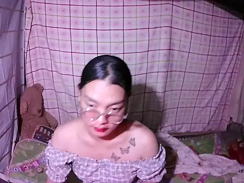 Snapshot of asian_janella chatting on 06/03/26, 01:14 asian janella online show from 06/03/26, 01:14