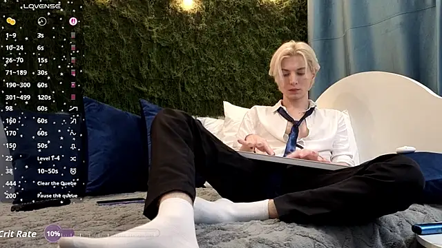 fiachand online show from 11/30/25, 07:51