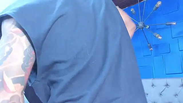 andres-clark92 online show from 12/18/25, 05:08