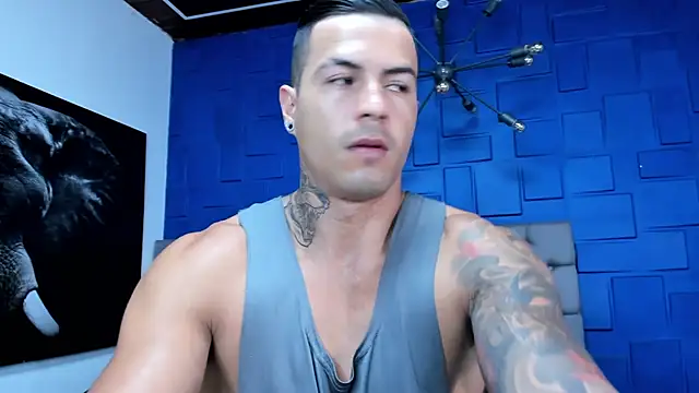 Snapshot of andres-clark92 chatting on 05/01/26, 01:05 andres-clark92 online show from 05/01/26, 01:05