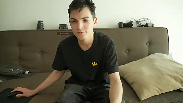 Snapshot of MattyandAiden chatting on 04/08/26, 04:29 MattyandAiden online show from 04/08/26, 04:29