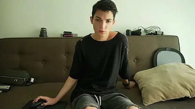 Snapshot of MattyandAiden chatting on 04/11/26, 04:22 MattyandAiden online show from 04/11/26, 04:22